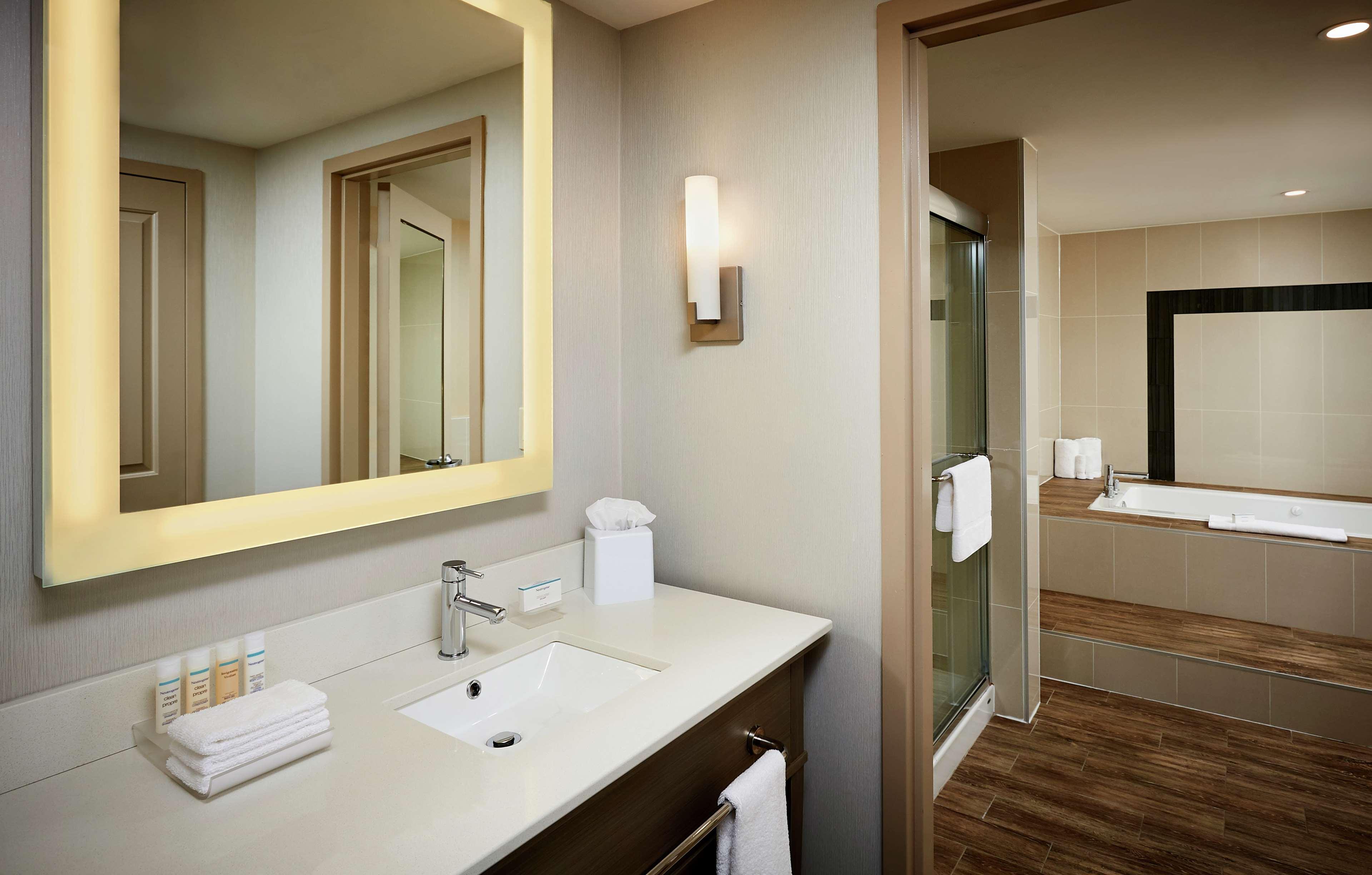 Homewood Suites By Hilton North Bay Zewnętrze zdjęcie